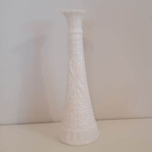 Candle holder white detailling design tall